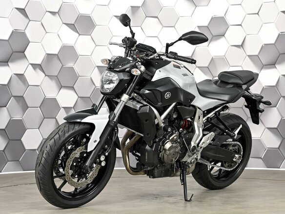2014 Yamaha MT-07 (FZ-07), белый, 625000 рублей - вид 1