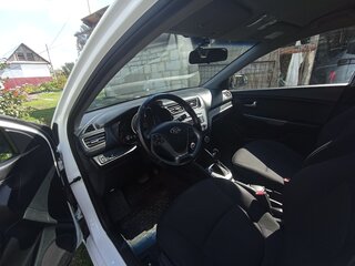 2015 Kia Rio III Рестайлинг, белый, 1300000 рублей, вид 4
