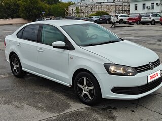 2014 Volkswagen Polo V, белый, 680000 рублей, вид 4