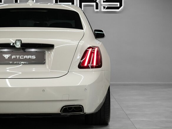 2025 Rolls-Royce Ghost Black Badge II Рестайлинг (Series II), серый, 47294000 рублей - вид 17