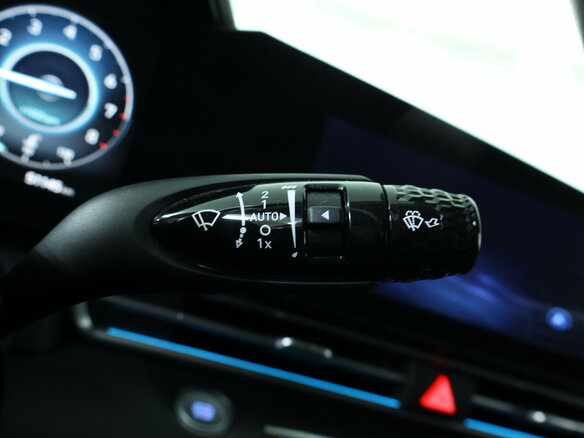 2020 Hyundai Elantra VII (CN7), зелёный, 2300000 рублей - вид 12
