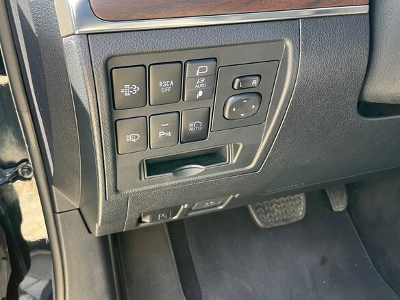 2019 Toyota Land Cruiser 200 Series Рестайлинг 2, чёрный, 9800000 рублей - вид 23