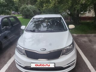 2015 Kia Rio III Рестайлинг, белый, 900000 рублей, вид 2