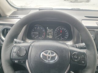2017 Toyota RAV4 IV (XA40) Рестайлинг, серебристый, 2520000 рублей, вид 1