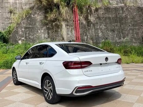 2023 Volkswagen Lavida III Рестайлинг, белый, 1440000 рублей, вид 4