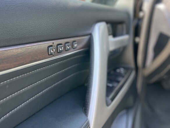 2019 Toyota Land Cruiser 200 Series Рестайлинг 2, чёрный, 9800000 рублей - вид 22
