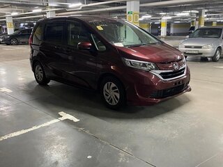 2017 Honda Freed II, пурпурный, 1650000 рублей, вид 3