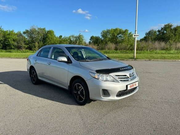 2012 Toyota Corolla X (E140, E150) Рестайлинг, серебристый, 1050000 рублей - вид 1