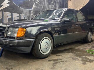 1990 Mercedes-Benz W124 200, чёрный, 230000 рублей, вид 4