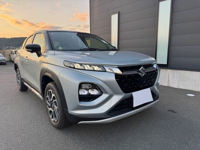Открыть фотографии: Suzuki Fronx