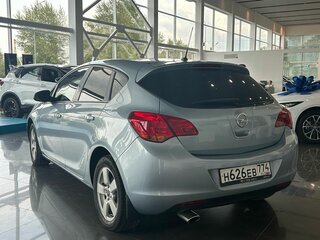 2011 Opel Astra J, серый, 599000 рублей, вид 4