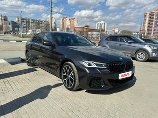 2022 BMW 5 серии 520d xDrive VII (G30/G31/G38) Рестайлинг, серый, 6500000 рублей, вид 2