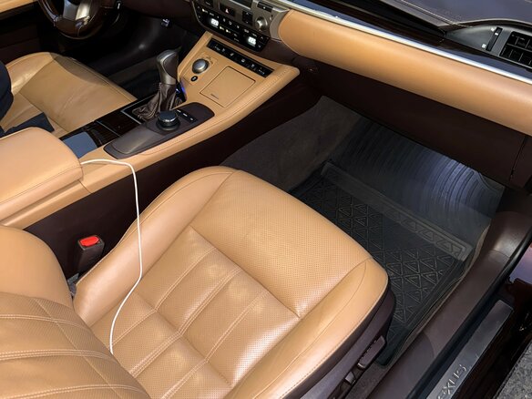 2015 Lexus ES 250 VI Рестайлинг, коричневый, 2650000 рублей - вид 14