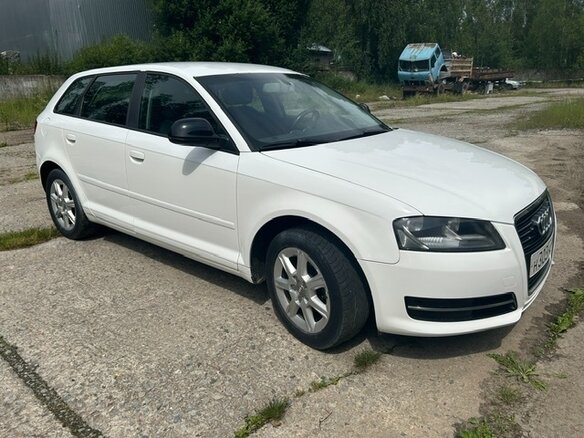 2010 Audi A3 II (8P) Рестайлинг 2, белый, 750000 рублей - вид 2