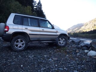 2003 Mitsubishi Pajero Pinin, серебристый, 490000 рублей, вид 5