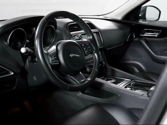 2019 Jaguar F-Pace I, белый, 3500000 рублей - вид 9