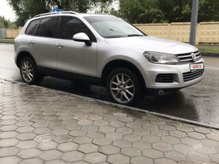 2010 Volkswagen Touareg II, серебристый, 1650000 рублей, вид 4