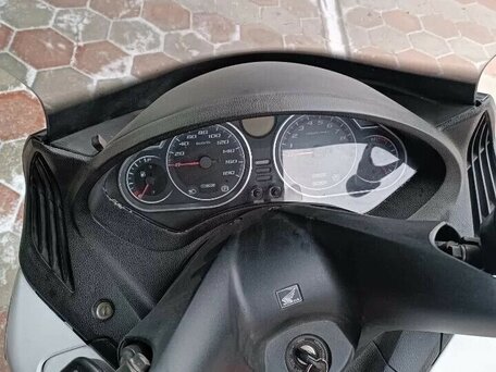 2009 Honda GL 650 Silver Wing, белый, 465000 рублей, вид 4