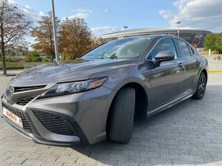 2021 Toyota Camry VIII (XV70) Рестайлинг, коричневый, 3100000 рублей, вид 2