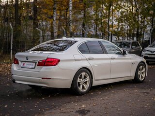 2013 BMW 5 серии 520i VI (F10/F11/F07), белый, 1470000 рублей, вид 2