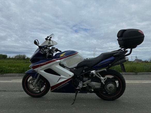 2007 Honda VFR 800, синий, 400000 рублей - вид 4