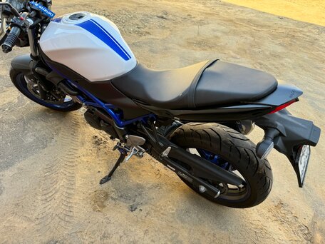 2019 Suzuki SV 650, белый, 700000 рублей, вид 4