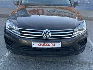 2017 Volkswagen Touareg II Рестайлинг, коричневый, 3200000 рублей, вид 1