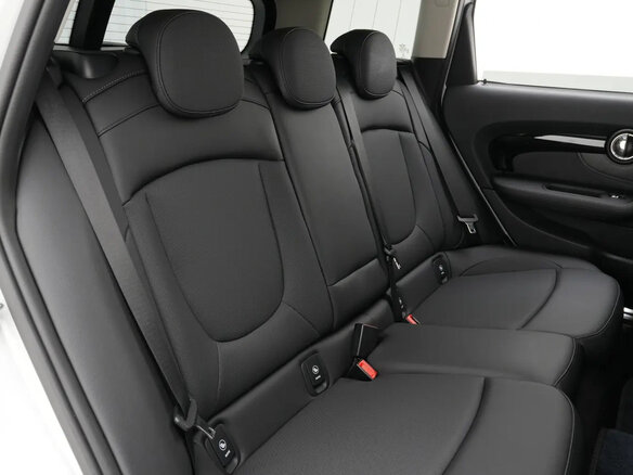 2023 Mini Clubman Cooper II Рестайлинг, серебристый, 2290000 рублей - вид 19