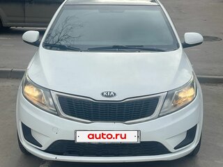 2014 Kia Rio 4-speed III, белый, 550000 рублей, вид 1