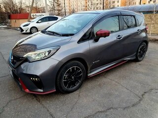 2018 Nissan Note Nismo S e-Power II Рестайлинг, серый, 1440000 рублей, вид 5