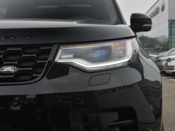 2025 Land Rover Discovery P360 V Рестайлинг, чёрный, 13270000 рублей - вид 1