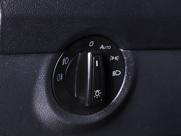 2019 Skoda Octavia III (A7) Рестайлинг, белый, 1430000 рублей - вид 10