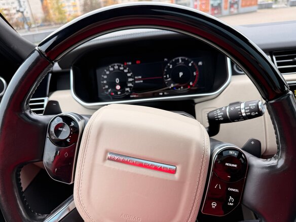 2018 Land Rover Range Rover IV Рестайлинг, серый, 5900000 рублей - вид 13