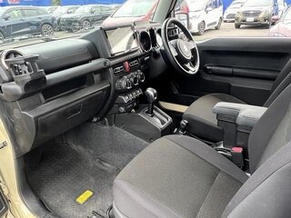 2021 Suzuki Jimny Sierra IV, бежевый, 1217009 рублей, вид 5