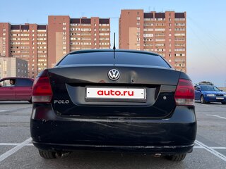 2013 Volkswagen Polo V, чёрный, 390000 рублей, вид 3