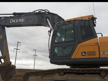 2018 John Deere E260LC, 10260000 рублей, вид 1