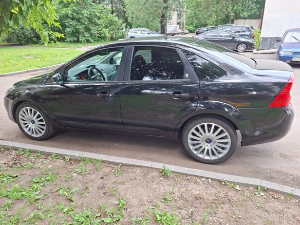 2008 Ford Focus II Рестайлинг, чёрный, 700000 рублей - вид 9