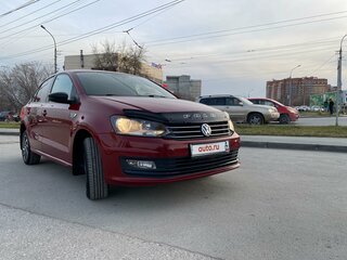 2017 Volkswagen Polo V Рестайлинг, красный, 1350000 рублей, вид 5