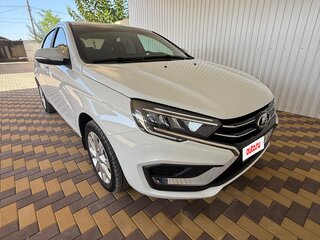 2024 Lada (ВАЗ) Vesta I Рестайлинг (NG), белый, 1490000 рублей, вид 3