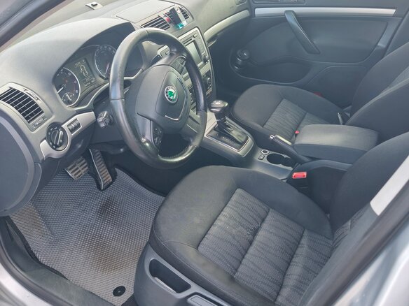 2011 Skoda Octavia DSG7 II (A5) Рестайлинг, серебристый, 850000 рублей - вид 9