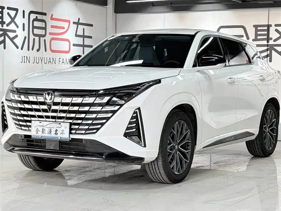 Открыть фотографии: Changan UNI-Z