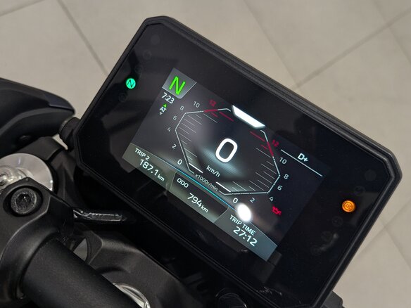 2024 Yamaha MT-09 (FZ-09), синий, 1340510 рублей - вид 8