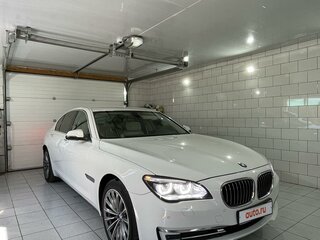 2012 BMW 7 серии 730d xDrive V (F01/F02/F04) Рестайлинг, белый, 3000000 рублей, вид 3
