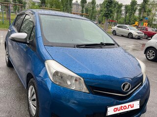 2011 Toyota Vitz III (XP130), синий, 700000 рублей, вид 1