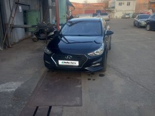 2017 Hyundai Solaris II, чёрный, 750000 рублей, вид 5