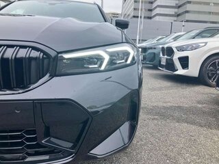 2025 BMW 3 серии 318i VII (G2x) Рестайлинг 2, чёрный, 3926300 рублей, вид 4