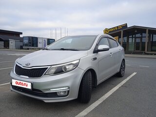 2015 Kia Rio III Рестайлинг, серебристый, 1350000 рублей, вид 1