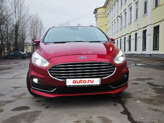 2020 Ford Galaxy III Рестайлинг, красный, 2400000 рублей, вид 5