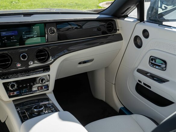 2026 Rolls-Royce Spectre Black Badge I Рестайлинг (Series II), серый, 72000000 рублей - вид 22