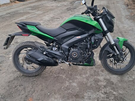 2021 Bajaj Dominar 400, зелёный, 420000 рублей, вид 2